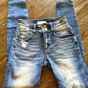 KanCan misrule ankle skinny jeans. Distressed sz 23
